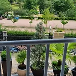 Appt Vue Parc, Avec Terrasse Appartement