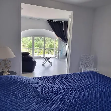 Lägenhet Appt Vue Parc, Avec Terrasse