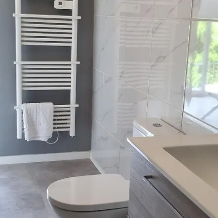 Appt Vue Parc, Avec Terrasse Lägenhet