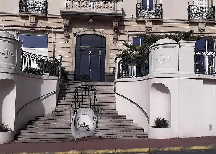 Apartment Appt Vue Parc, Avec Terrasse