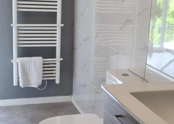 Appt Vue Parc, Avec Terrasse Apartment